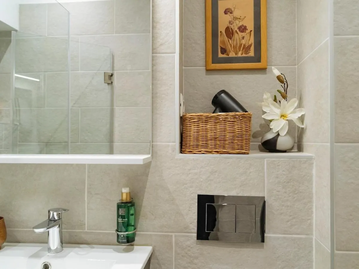 בוקרשט Central 23 Apartment - New Building & Parking