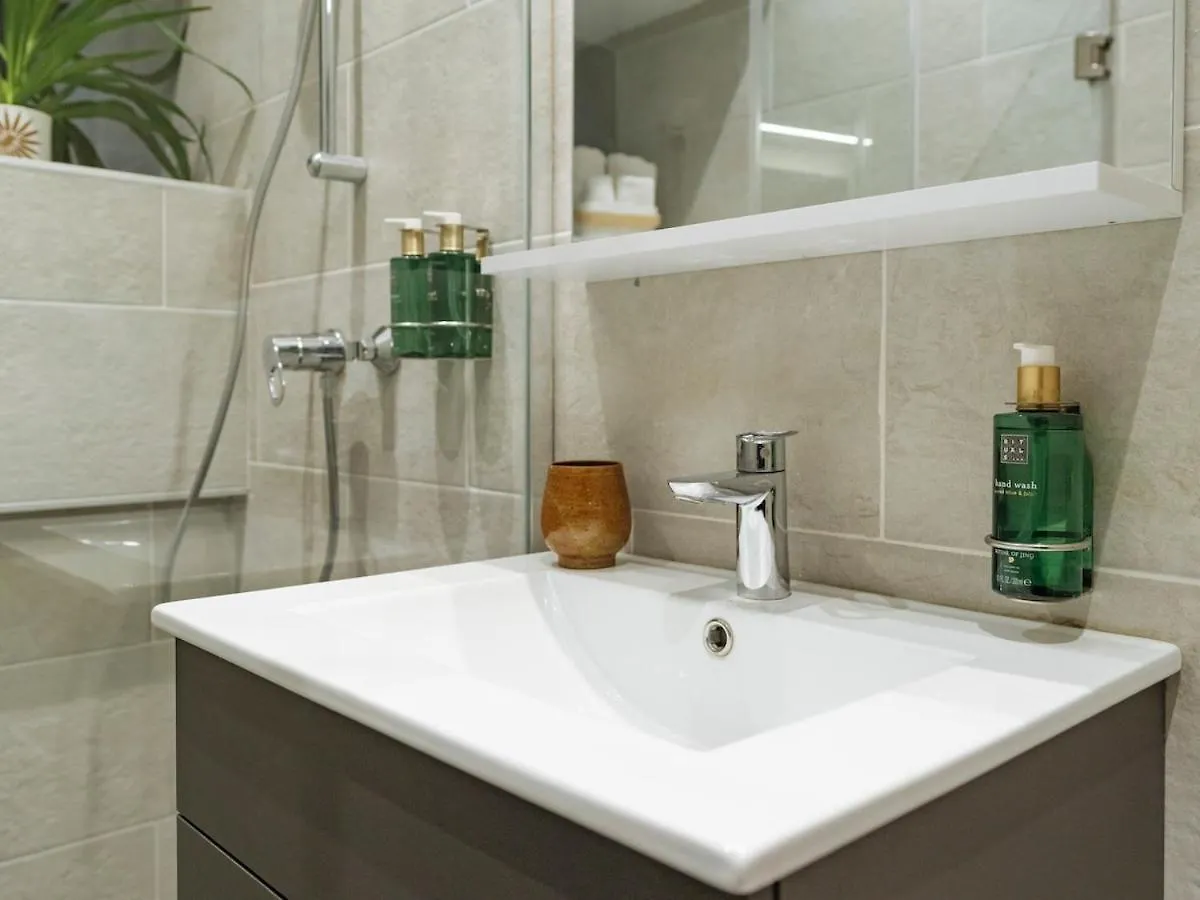 Central 23 Apartment - New Building & Parking بوخارست رومانيا